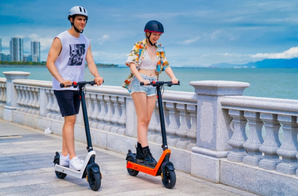 Patinetes eléctricos con batería extraíble E-Scooters with Removable Battery